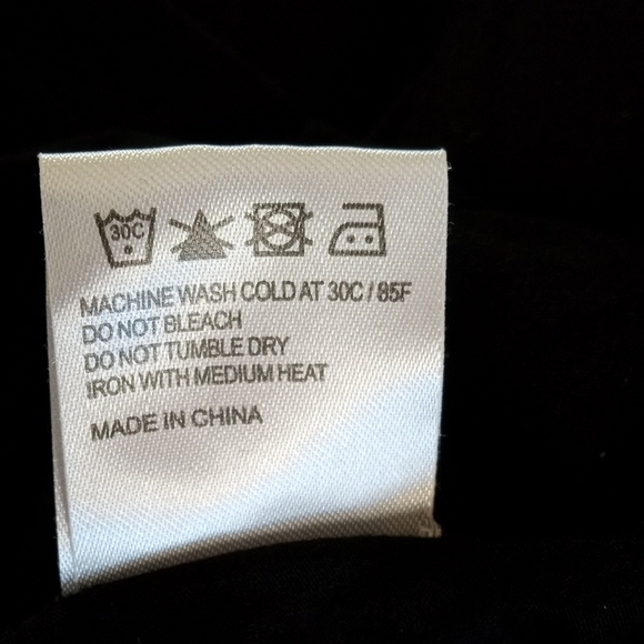 PattyBoutik Elegant Black Collared Deep V-Neck Soft Pullover Blouse - Picture 7 of 7